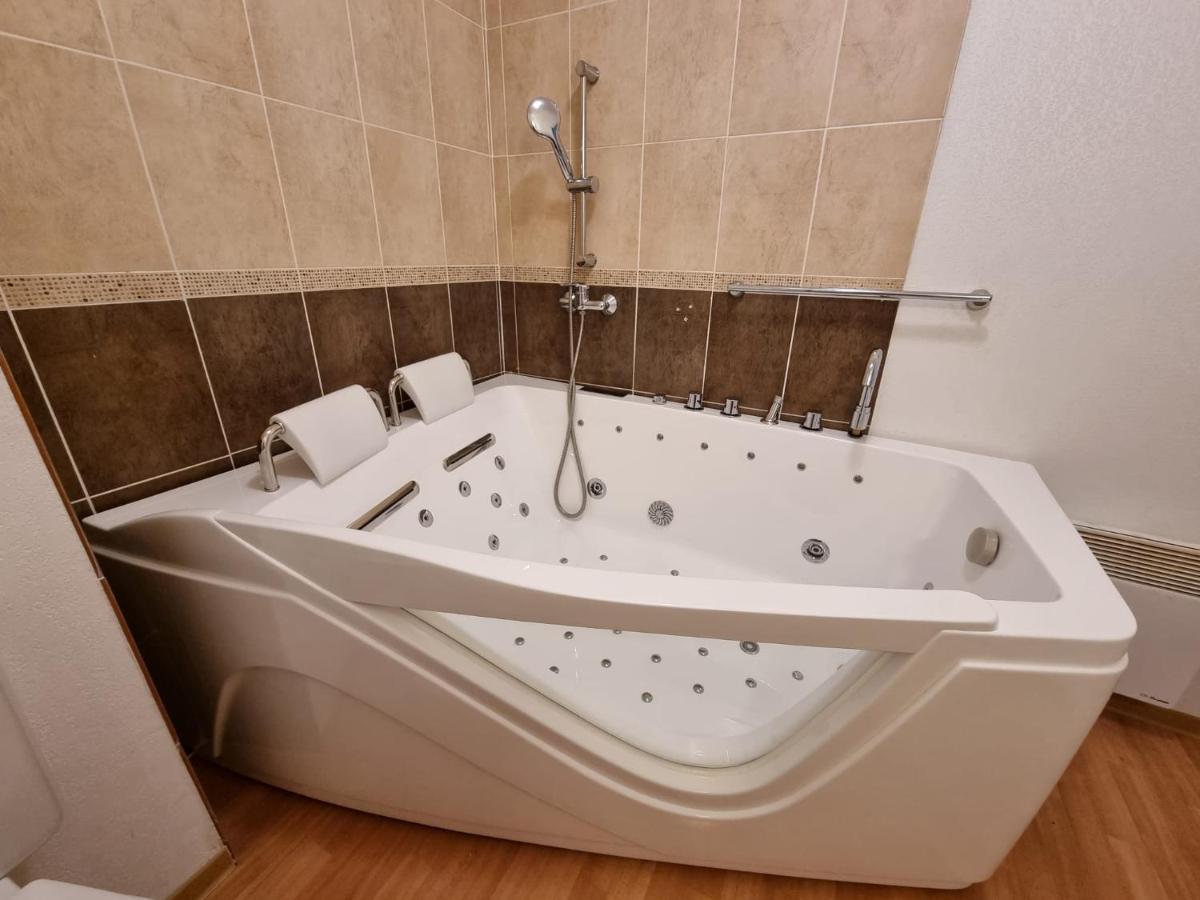 Les Orres 1800 Appartement 4 P Jacuzzi Balneo Prive Vue Piste Piscine Residence Exterior foto